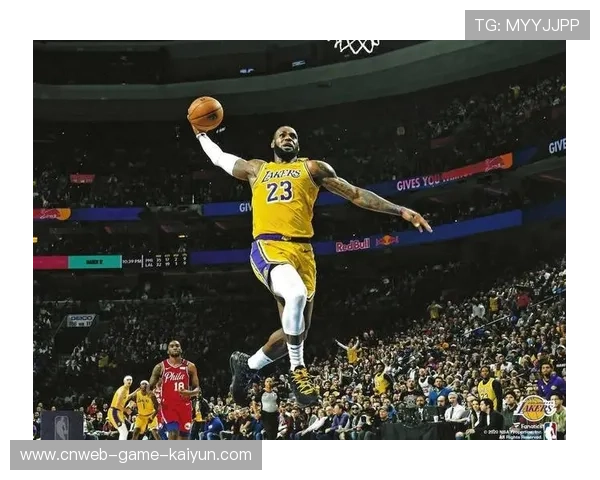 篮球巨星穿拖鞋扣篮引热议:时尚与篮球的意外碰撞 篮球巨星穿拖鞋扣篮引热议:时尚与篮球的意外碰撞