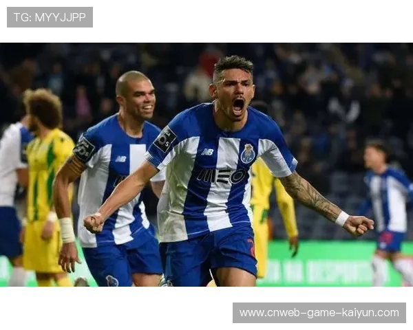 波尔图中前场在比赛中形成强大攻势