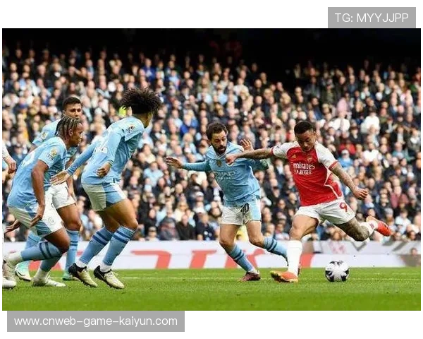 英超曼城连续短传配合,攻势持续推进